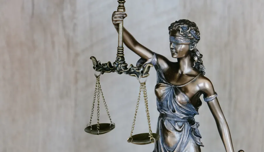 You Should Hire A Lawyer To Deal With the IRS. Here’s Why.